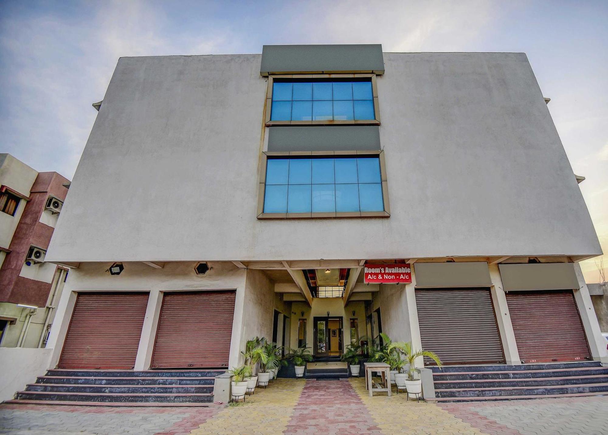 Hotel O Plus Corporate One Khapa  Экстерьер фото