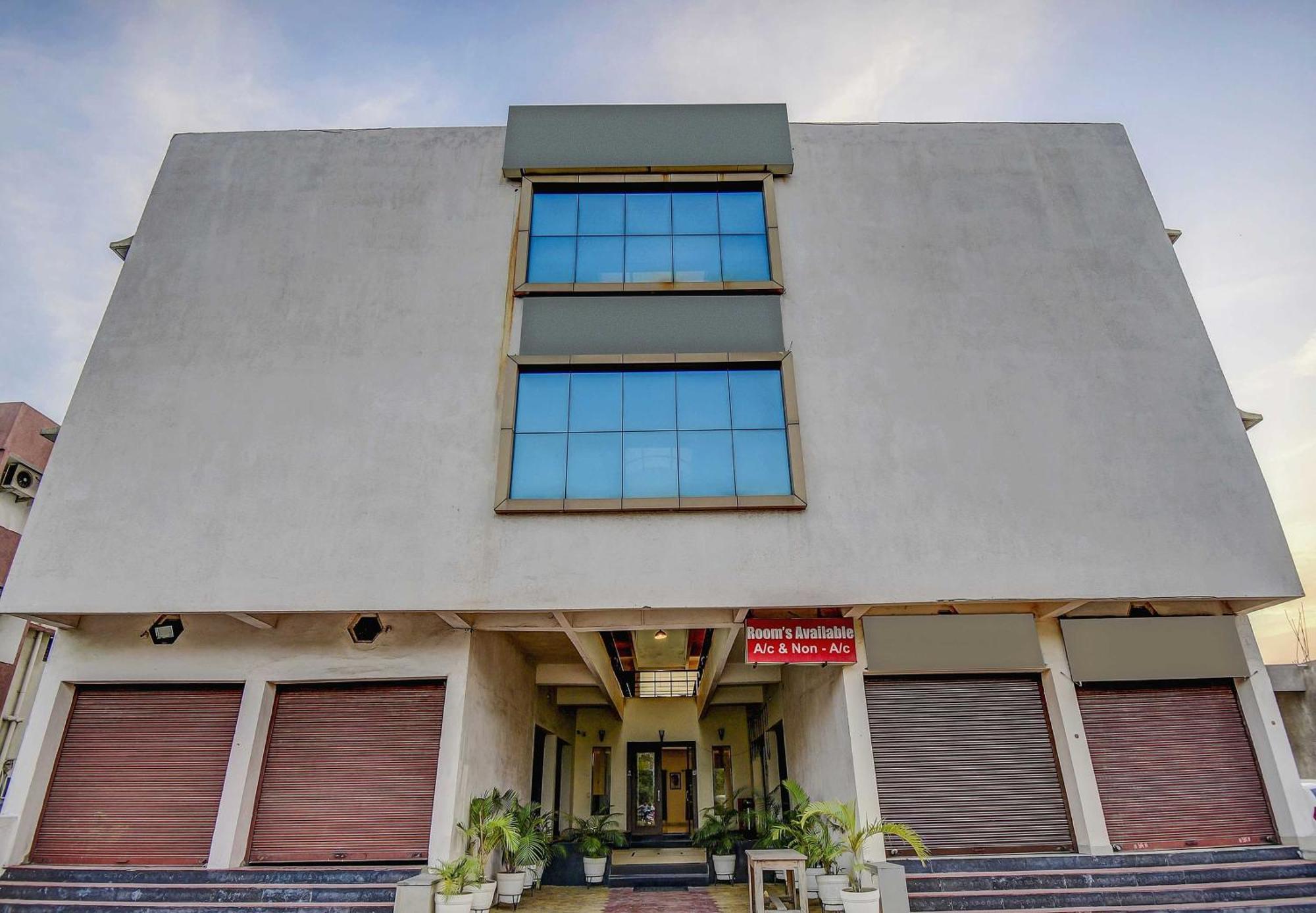 Hotel O Plus Corporate One Khapa  Экстерьер фото